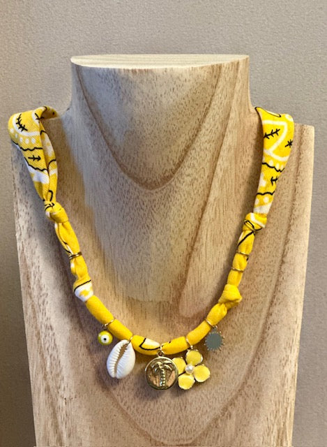 Collier/Manchette en Bandana jaune coquillage & médaillon palmier - Badhnati