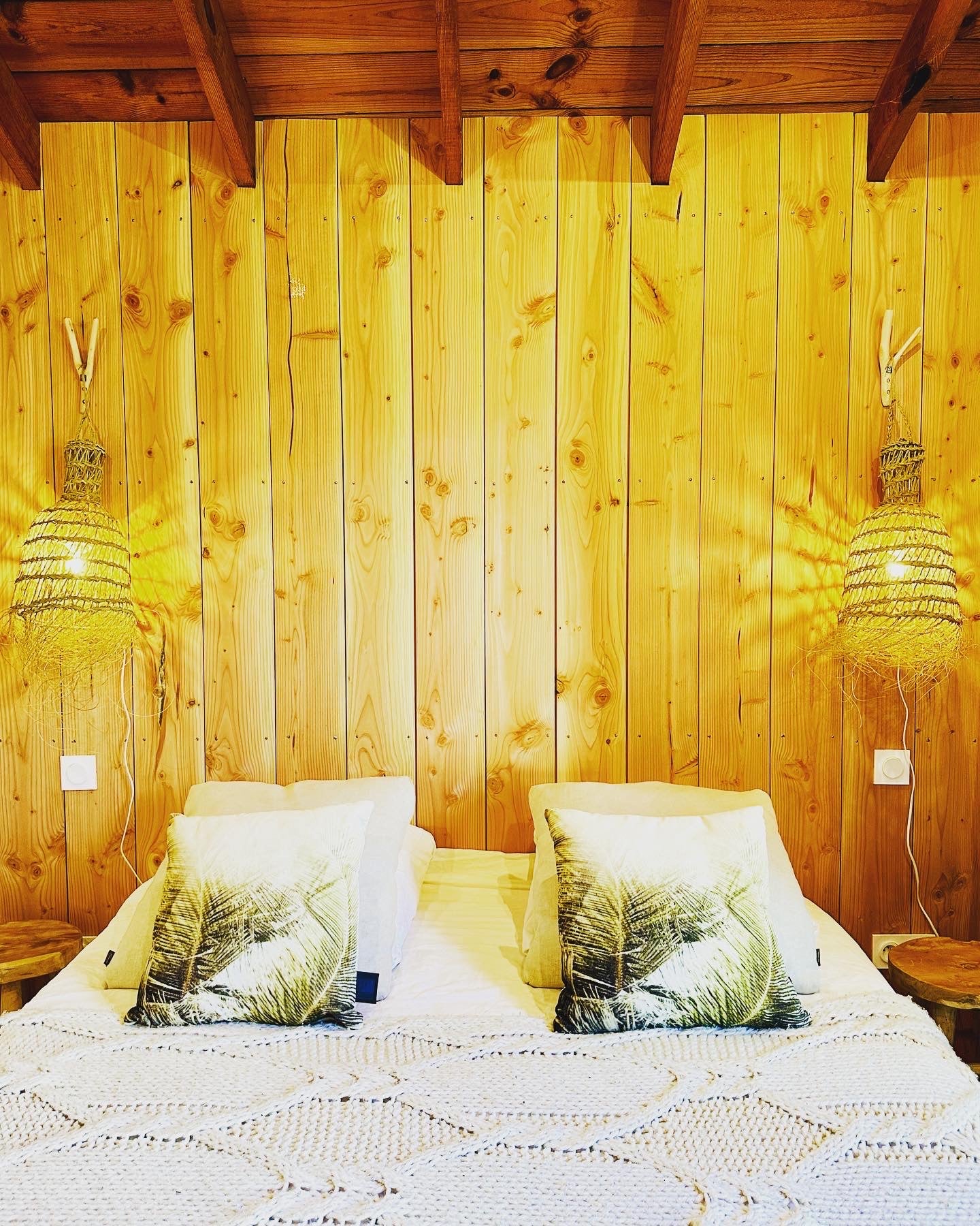 Coussin en velours feuillages