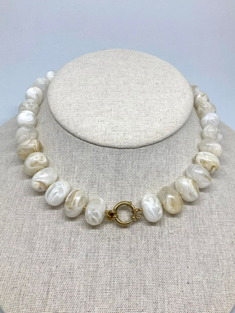 Collier perles couleur nacrées