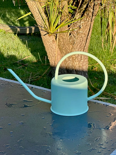 Arrosoir graphique bleu ciel