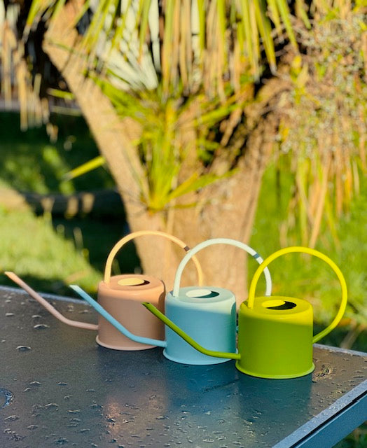 Arrosoir graphique bleu ciel