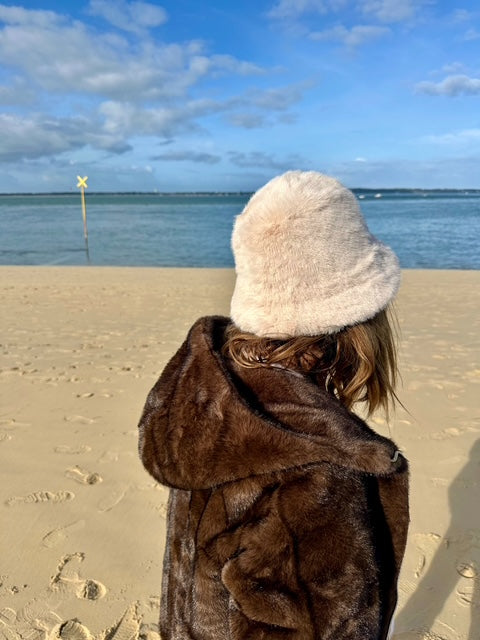 Bob en fausse fourrure - Écru