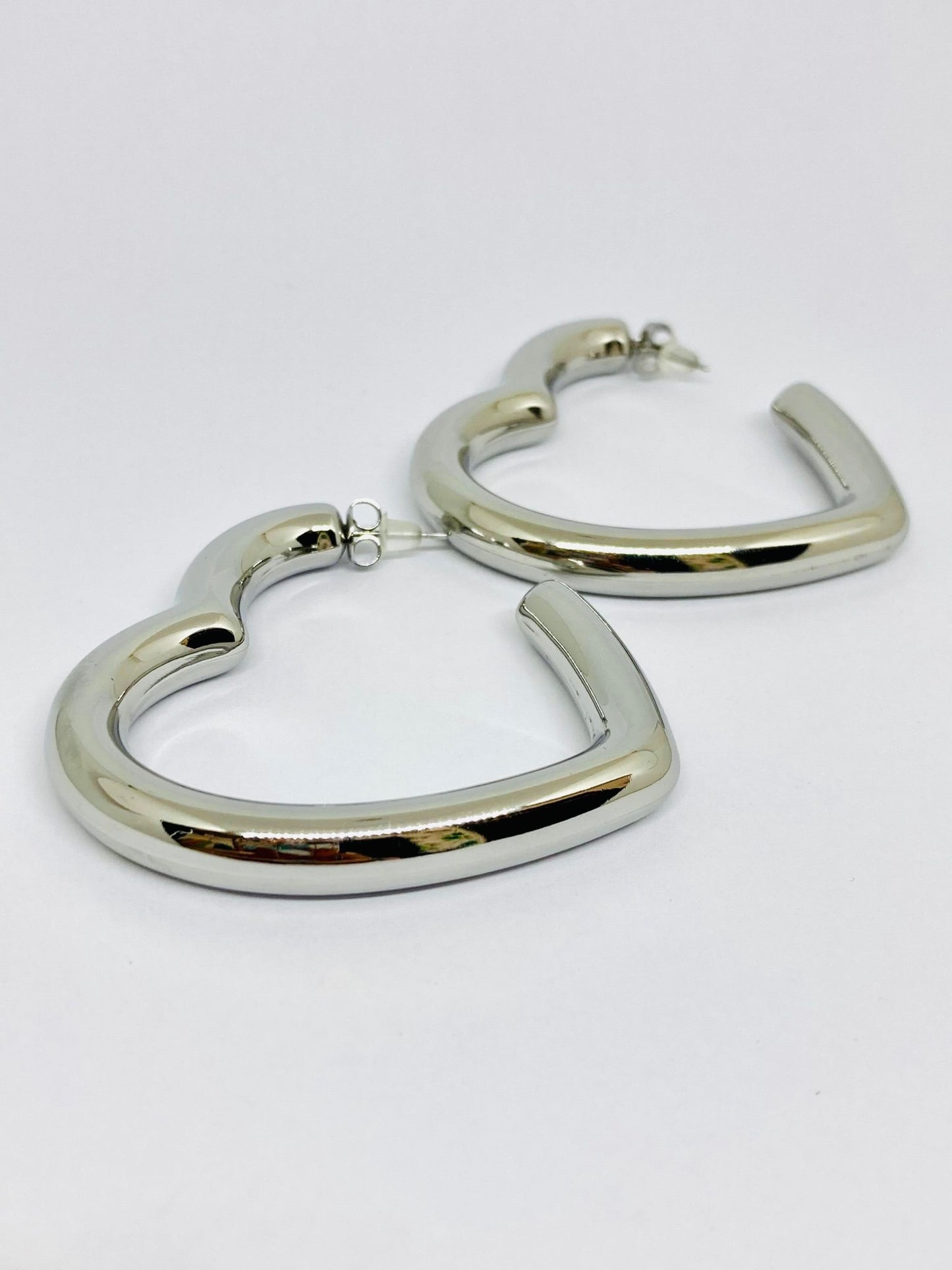 Boucles d’oreilles cœur argentées