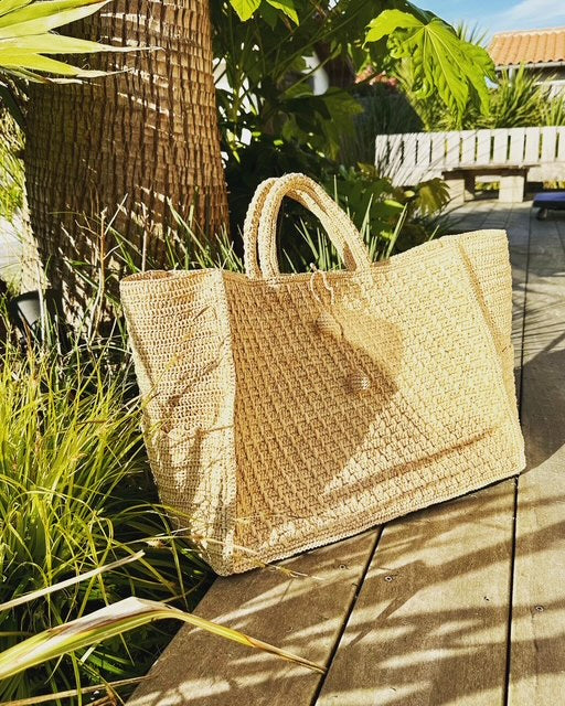 Cabas en raphia avec pompons & bijou palmier Madagascar - Limaïa