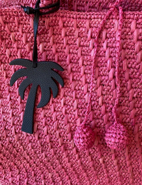 Cabas rose en raphia avec pompons Madagascar - Limaïa