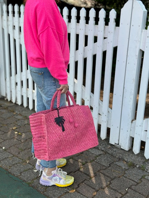 Cabas rose en raphia avec pompons Madagascar - Limaïa