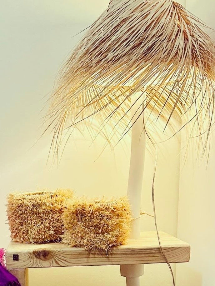 Bout de canapé / Chevet Rock The Kasbah - Pièce unique avec lampe intégrée