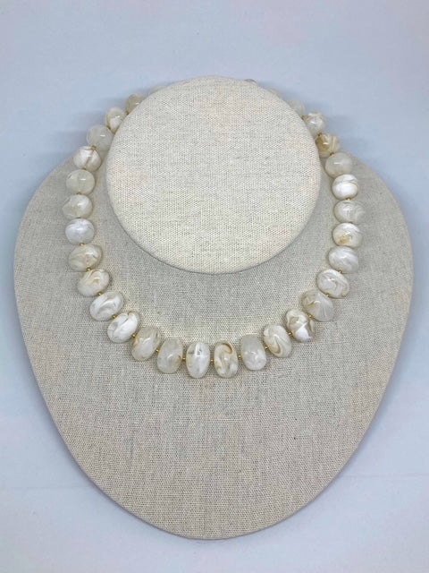 Collier perles couleur nacrées