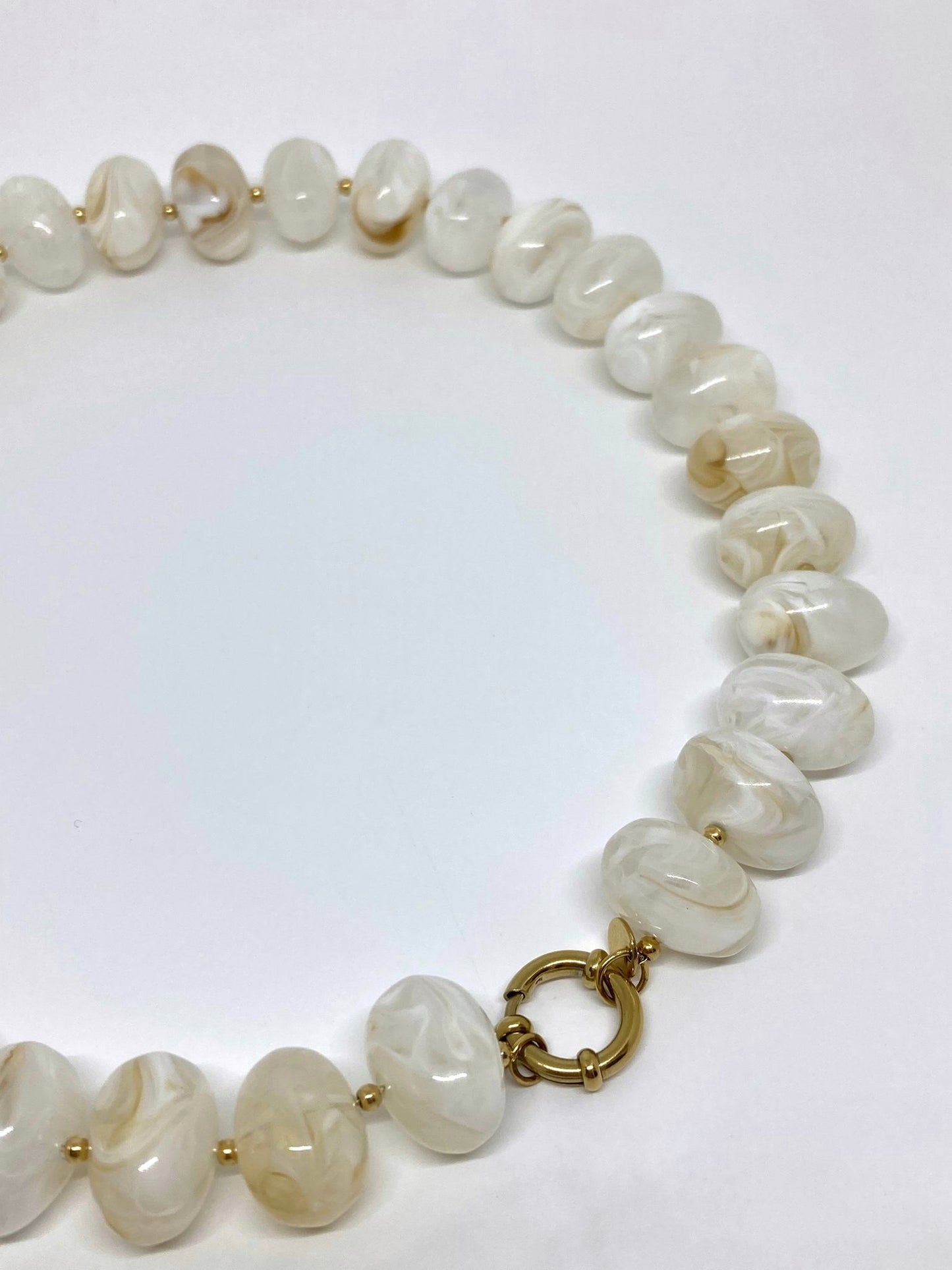 Collier perles couleur nacrées