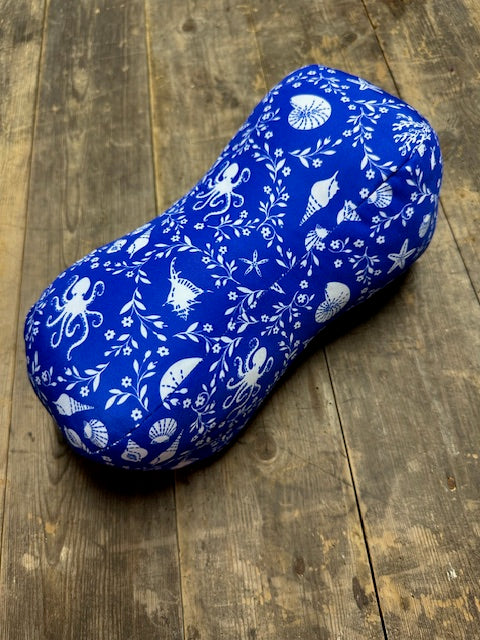 Coussin de nuque coquillages bleus