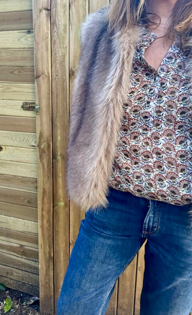 Gilet sans manche fausse fourrure - Beige