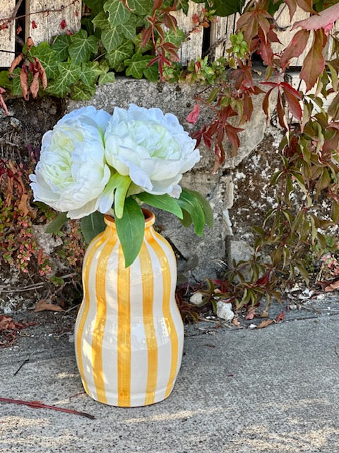 Vase rayé jaune