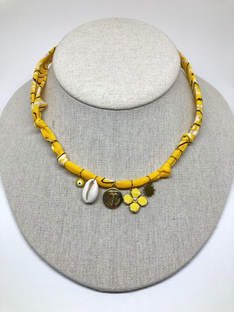 Collier/Manchette en Bandana jaune coquillage & médaillon palmier - Badhnati