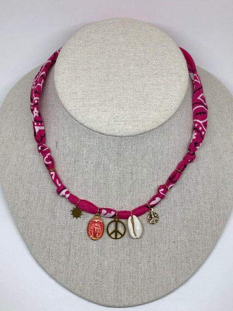 Collier/Manchette fushia coquillage & médaillon Madone - Badhnati