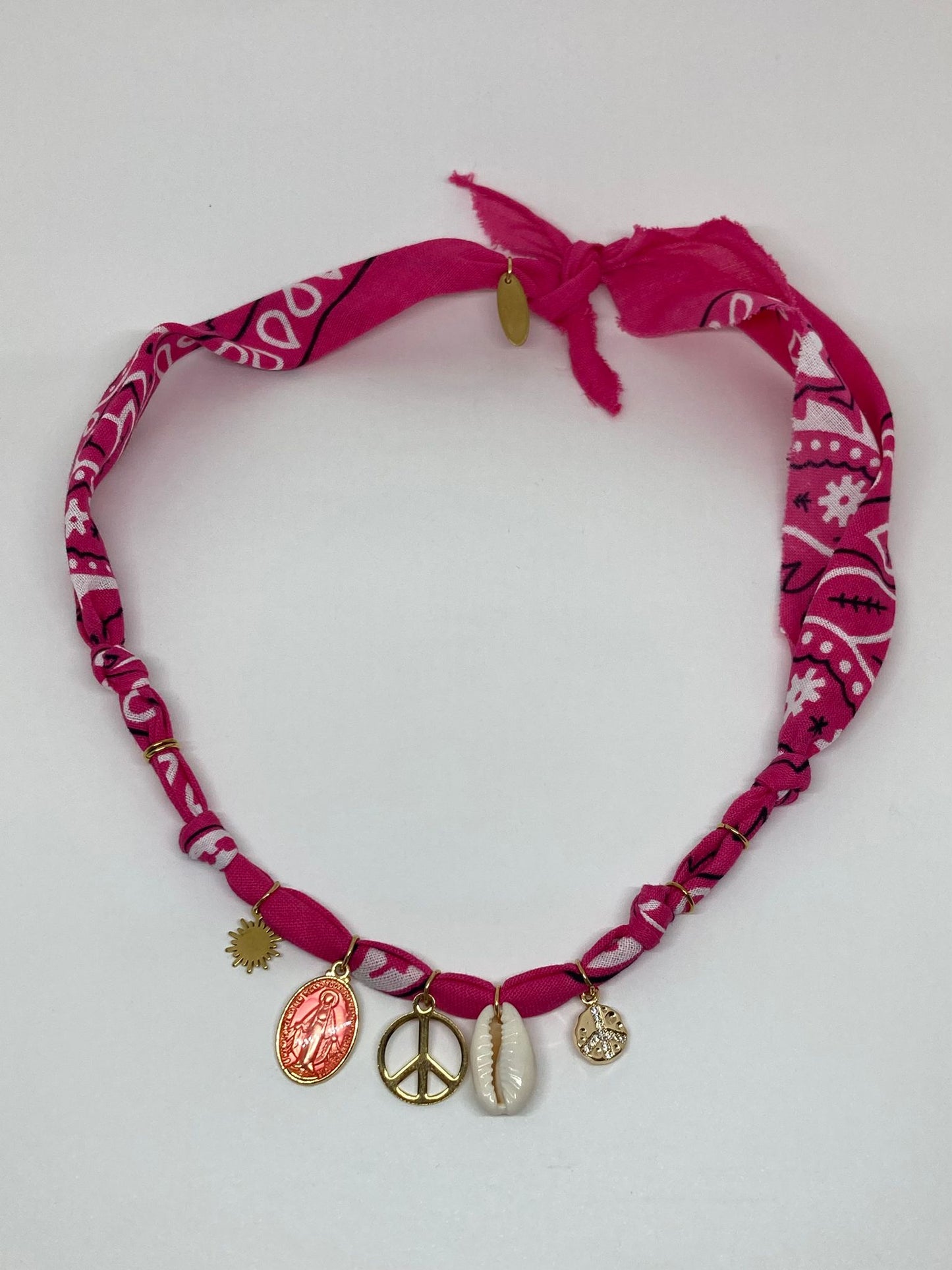 Collier/Manchette fushia coquillage & médaillon Madone - Badhnati