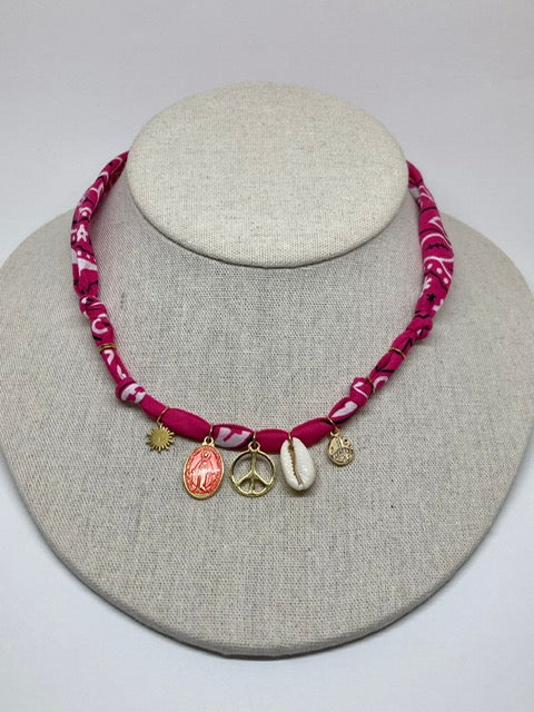 Collier/Manchette fushia coquillage & médaillon Madone - Badhnati