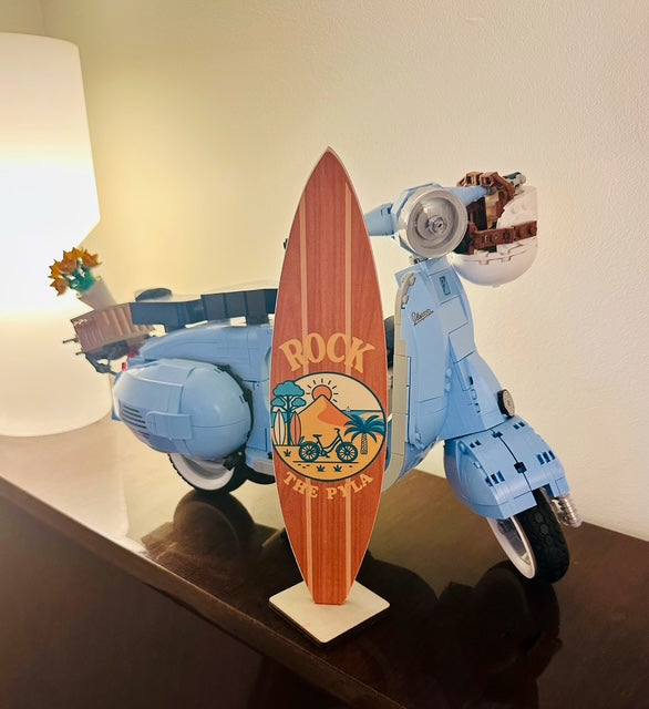 Mini planche de Surf Déco couleur Bois sur socle « Rock The Pyla »