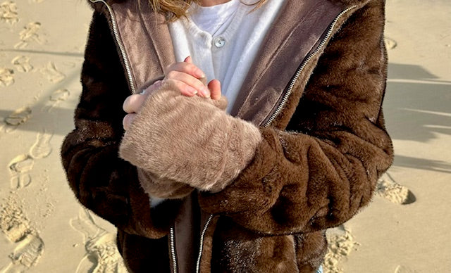 Mitaines en fausse fourrure Taupe