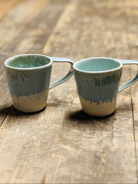 Mug artisanal en céramique - Dégradé bleu & reflets dorés