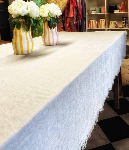 Nappe en lin lavé, finitions frangées