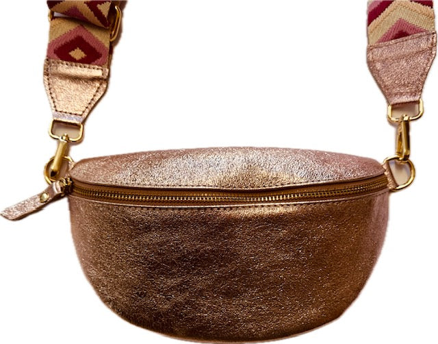 Sac Banane en cuir rose irisée