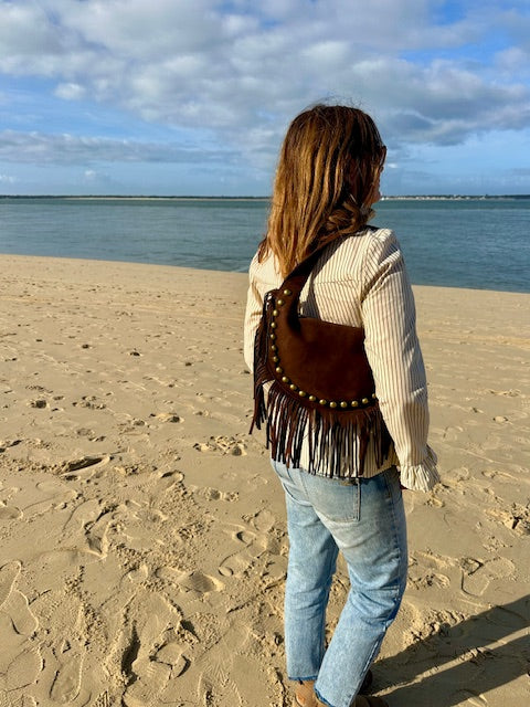 Sac frangé et studs dorés en cuir chocolat - Italie