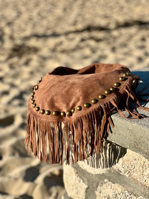 Sac frangé & studs dorés en cuir taupe - Italie