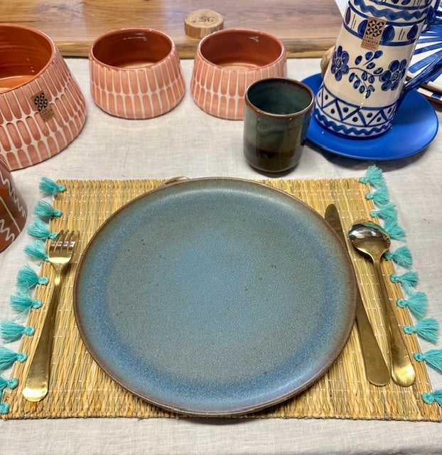 Set de table avec pompons bleu turquoise
