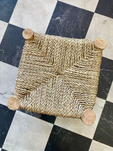 Petit tabouret marocain en bois et corde