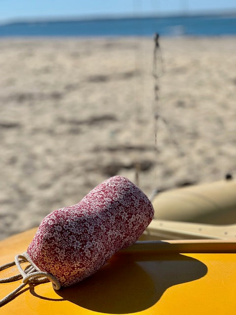 Coussin de nuque à fleurs bordeaux