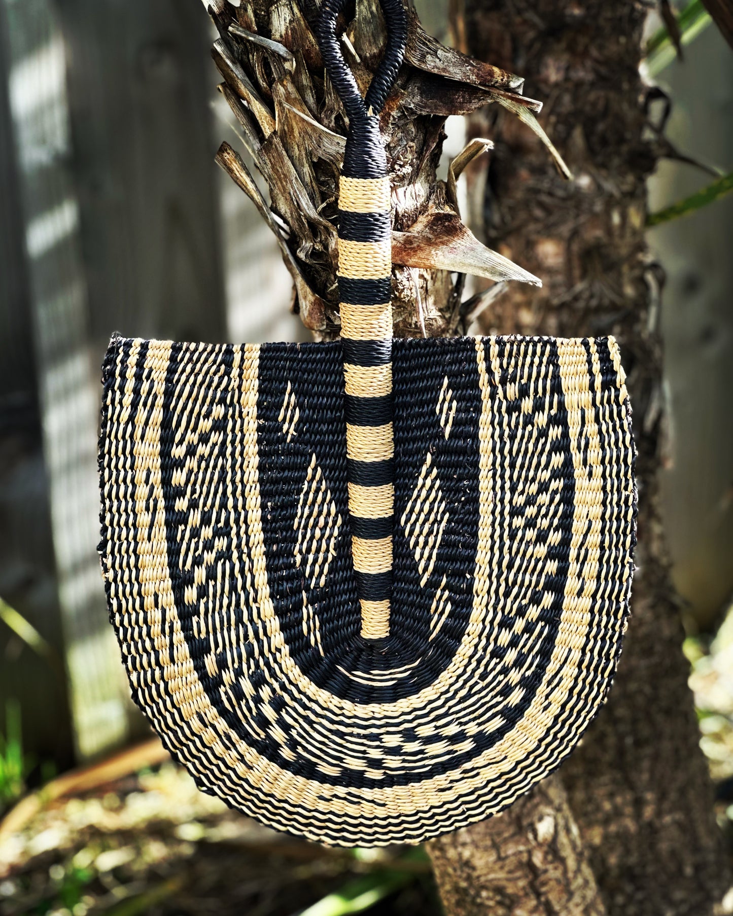 Éventail noir & naturel Ghana