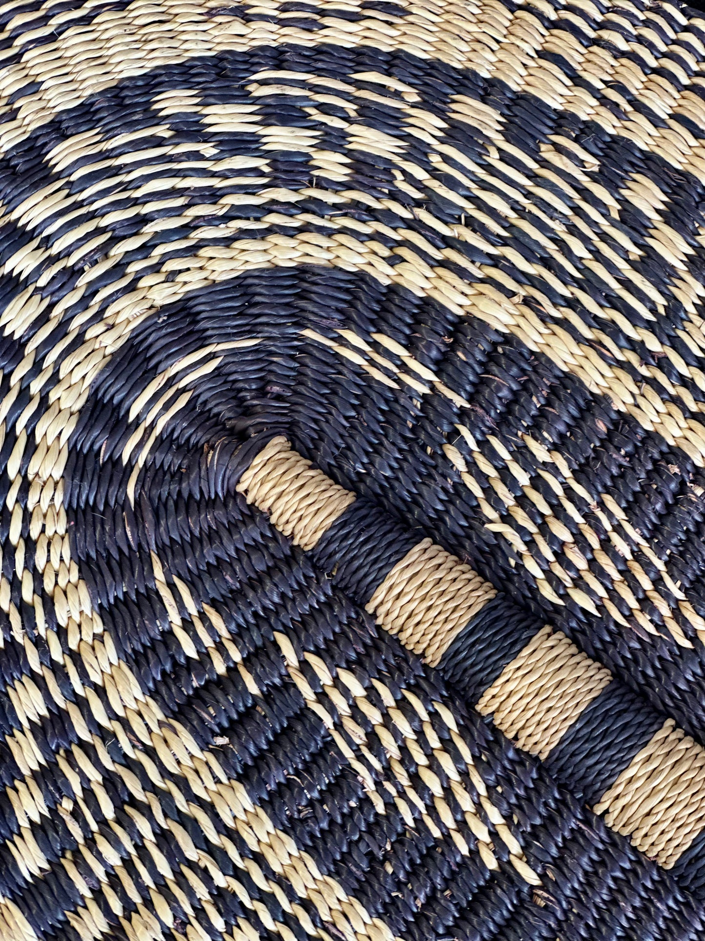 Éventail noir & naturel Ghana