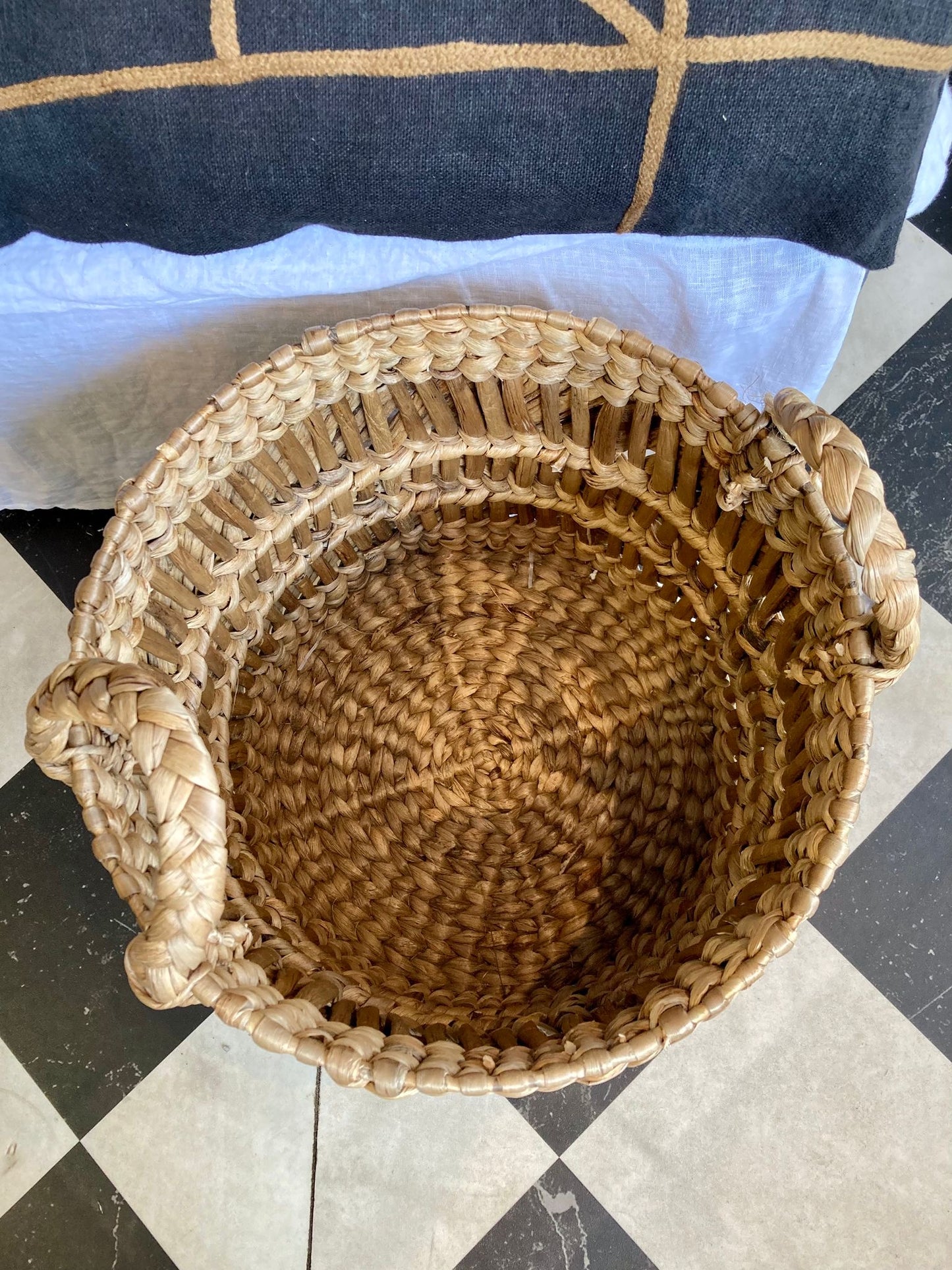 Panière en feuilles de bananier - Indonésie